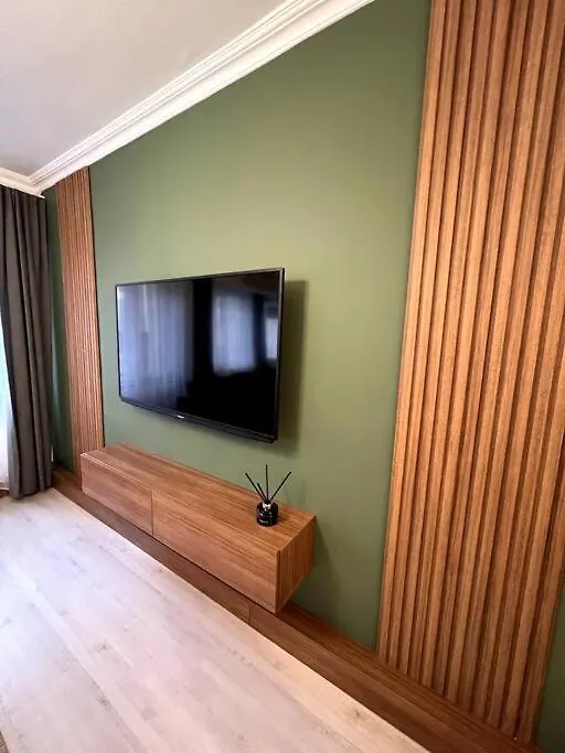 Cozy 2Br Renovated Apartment 1 Min To Metro Istanbul