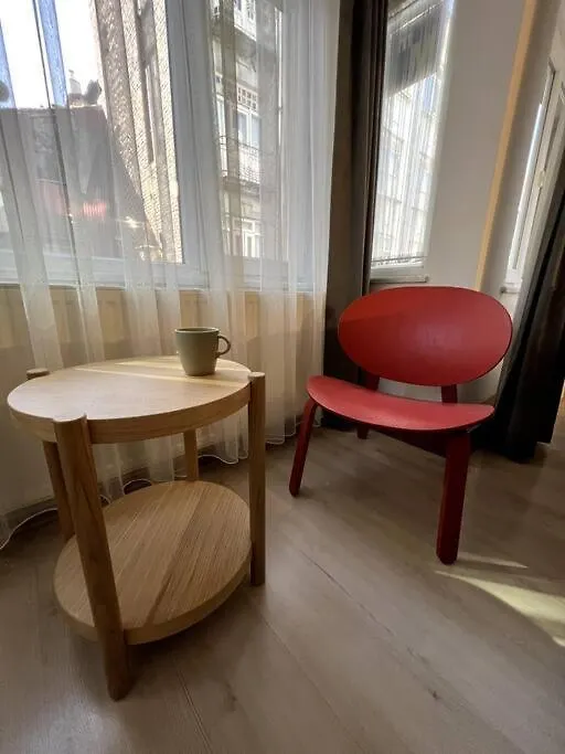 Cozy 2Br Renovated Apartment 1 Min To Metro Istanbul