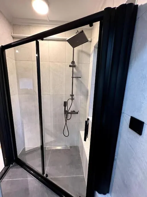 Cozy 2Br Renovated Apartment 1 Min To Metro Istanbul 0*,